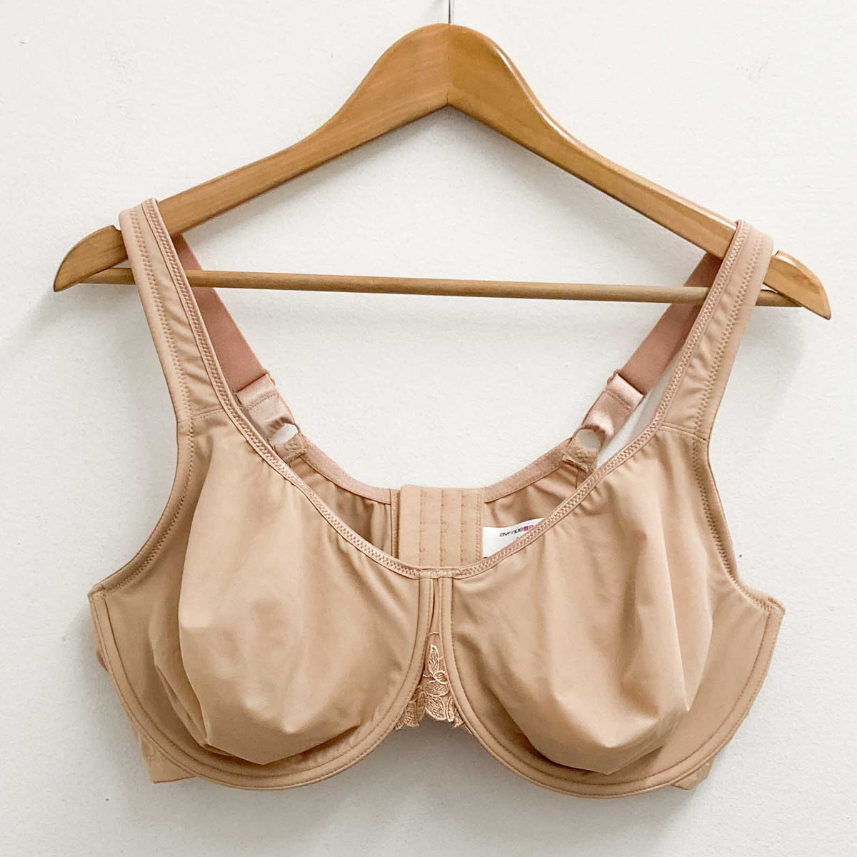 Avenue Beige Back Smoother Underwire Bra 40D – Green Heart Collective