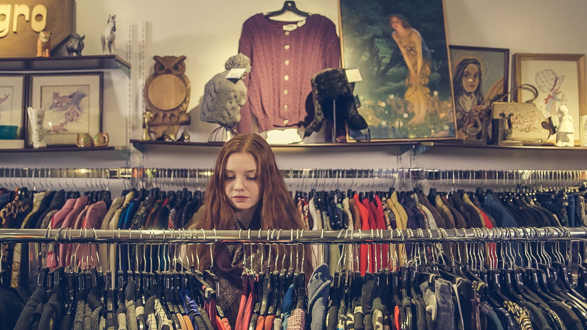 What is Vintage Clothing? (Definition, Significance & Buying Tips)