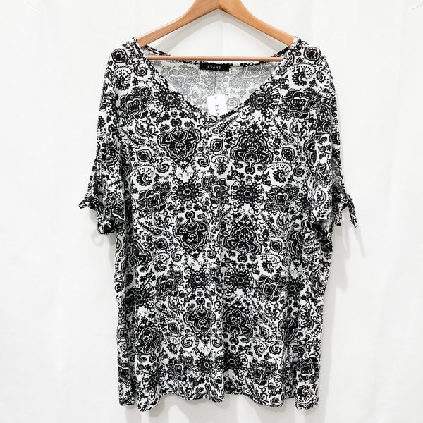 Evans Top UK 16 Black & White Tile Print V-Neck Stretch Jersey 