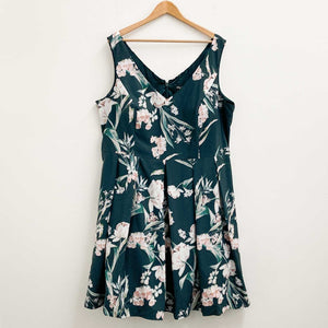 City Chic Green Floral Print V-Neck Fit & Flare Dress UK 22